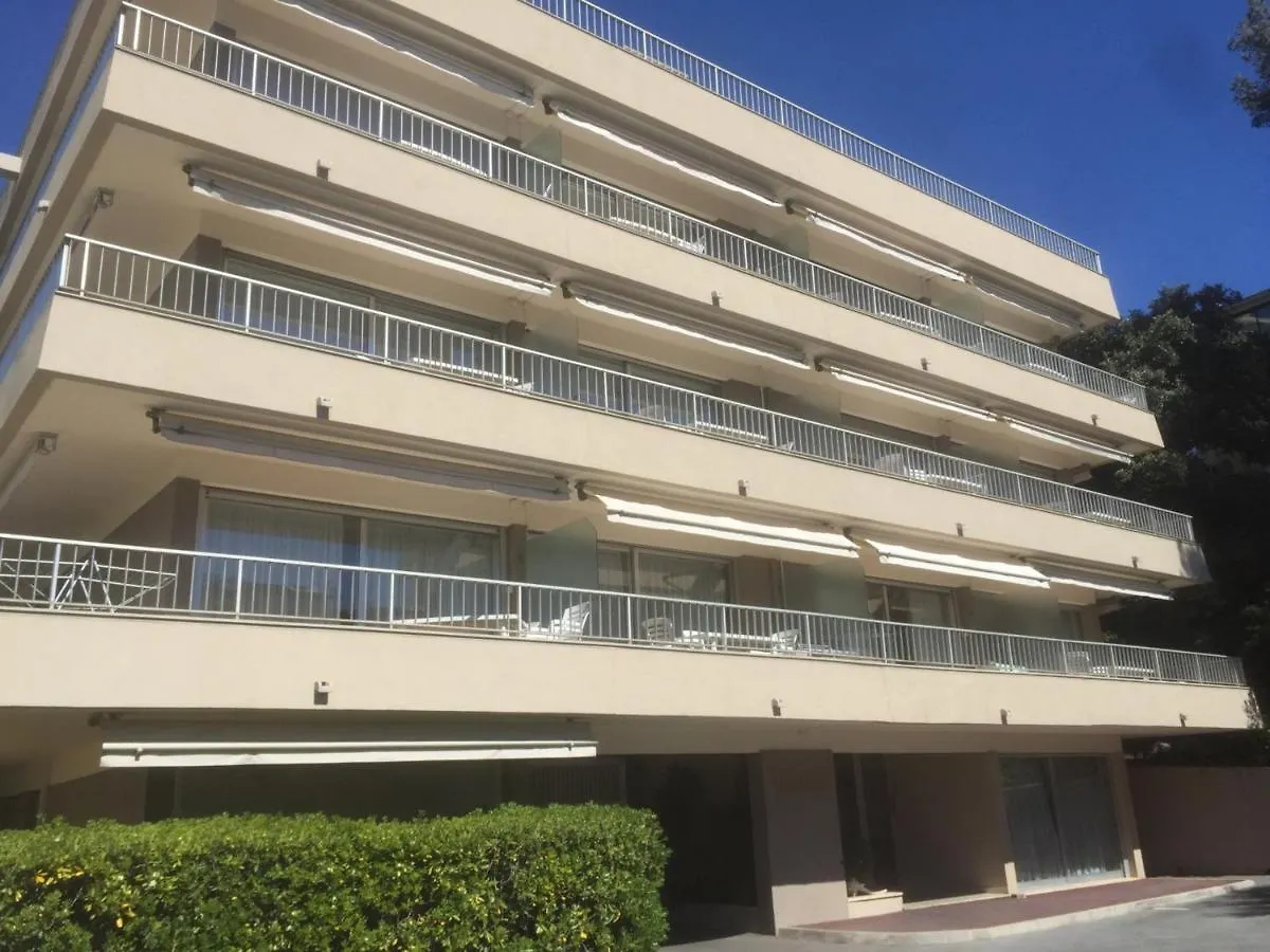 Apartment Studio Saint-Raphael, 1 Piece, 2 Personnes - Fr-1-466A-16 France