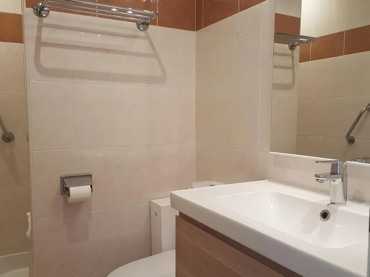 Apartment Studio Saint-Raphael, 1 Piece, 2 Personnes - Fr-1-466A-16