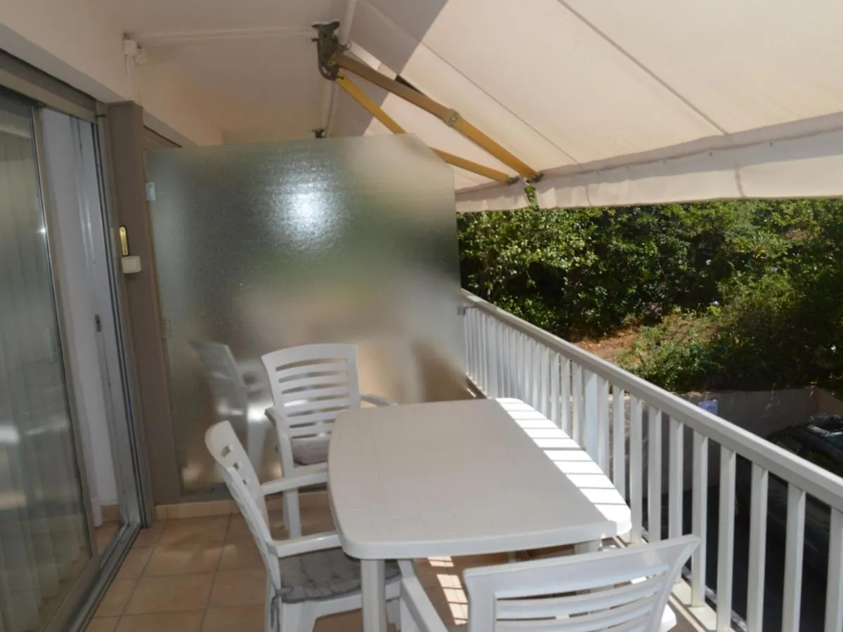 Apartment Studio Saint-Raphael, 1 Piece, 2 Personnes - Fr-1-466A-16